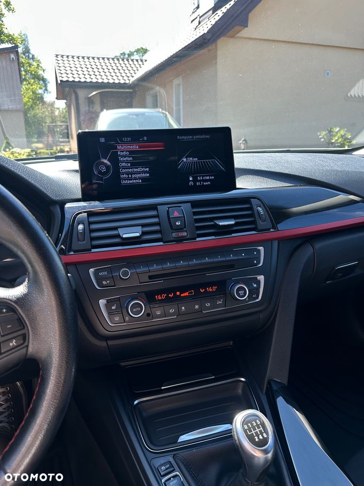 BMW Seria 3 318d xDrive Sport Line - 15
