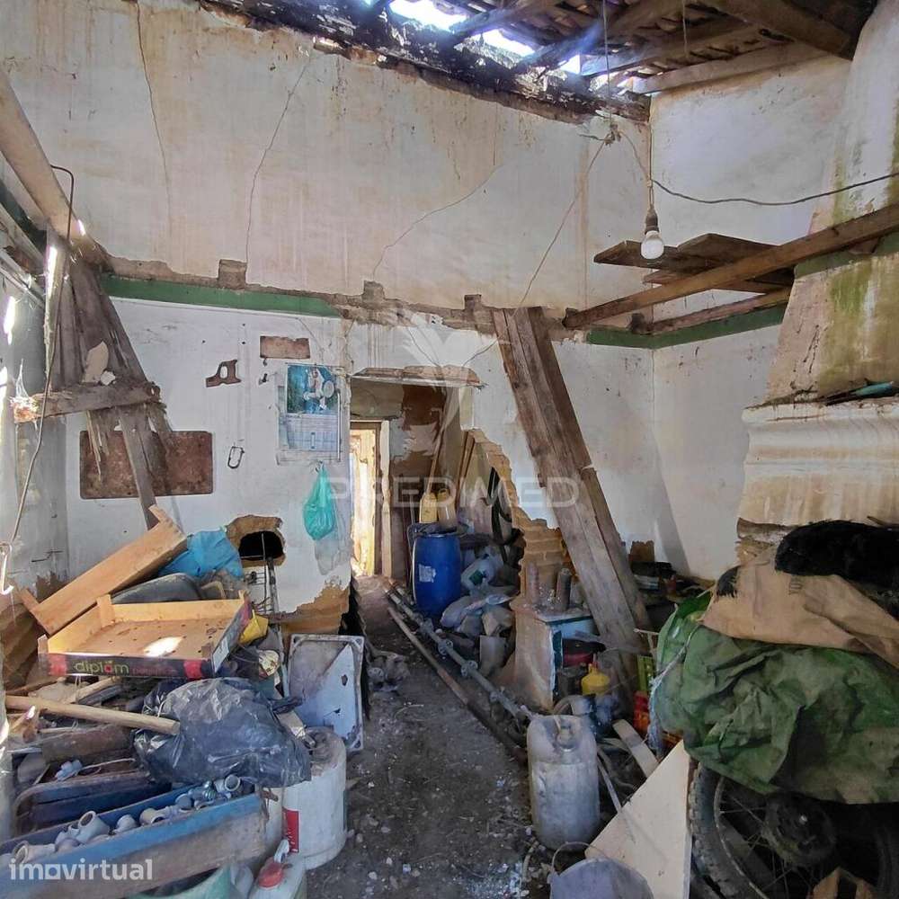 Moradia para reabilitação com quintal em Cunheira - Grande imagem: 2/11