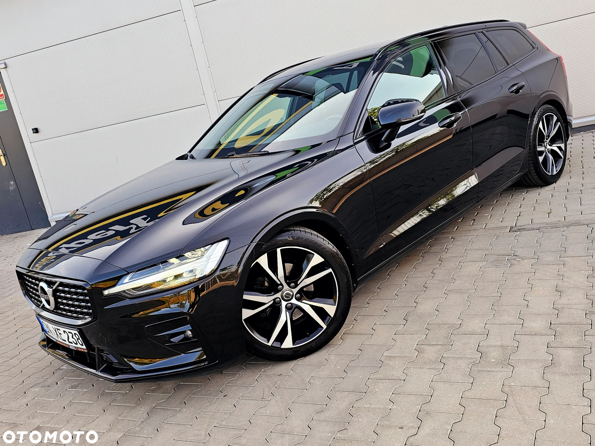 Volvo V60 B4 D Geartronic RDesign - 14