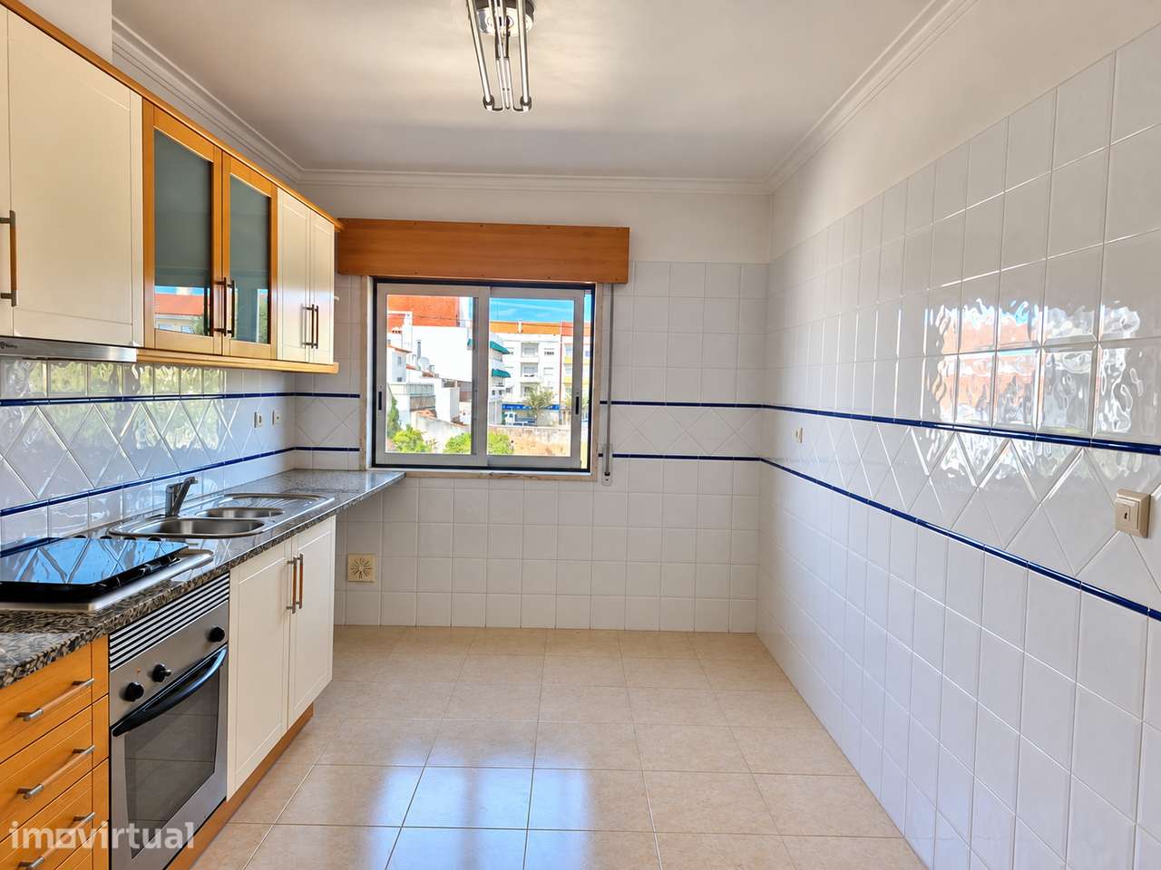 Apartamento T3 com 2 casas de banho e garagem - Grande imagem: 2/16