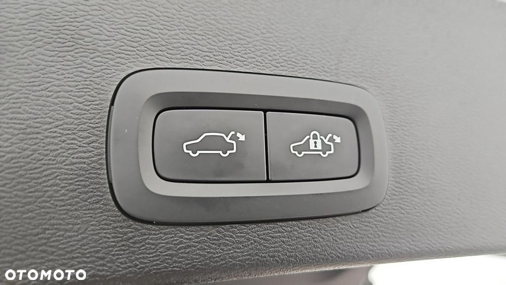 Volvo XC 40 82kWh Recharge Twin AWD Plus - 25