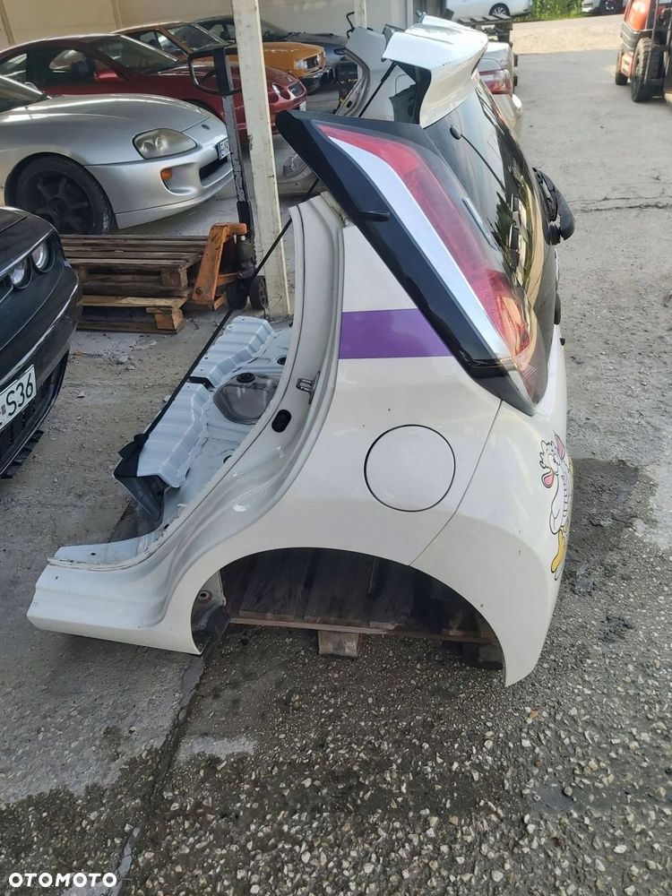 Toyota AYGO II tył zderzak klapa błotnik lewy prawy pas tylny lampa podłoga - 5