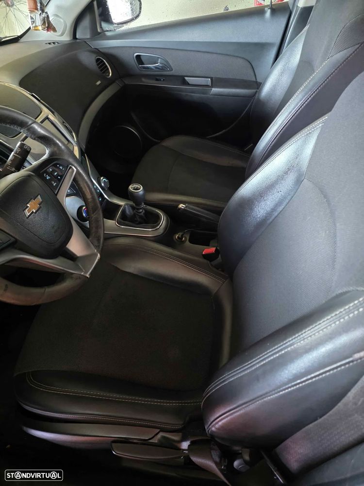 Chevrolet Cruze SW 1.7 VCDi LT - 8