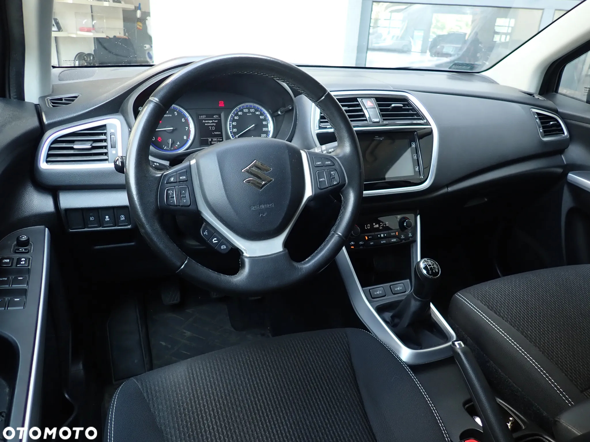 Suzuki SX4 S-Cross 1.0 T Premium - 20