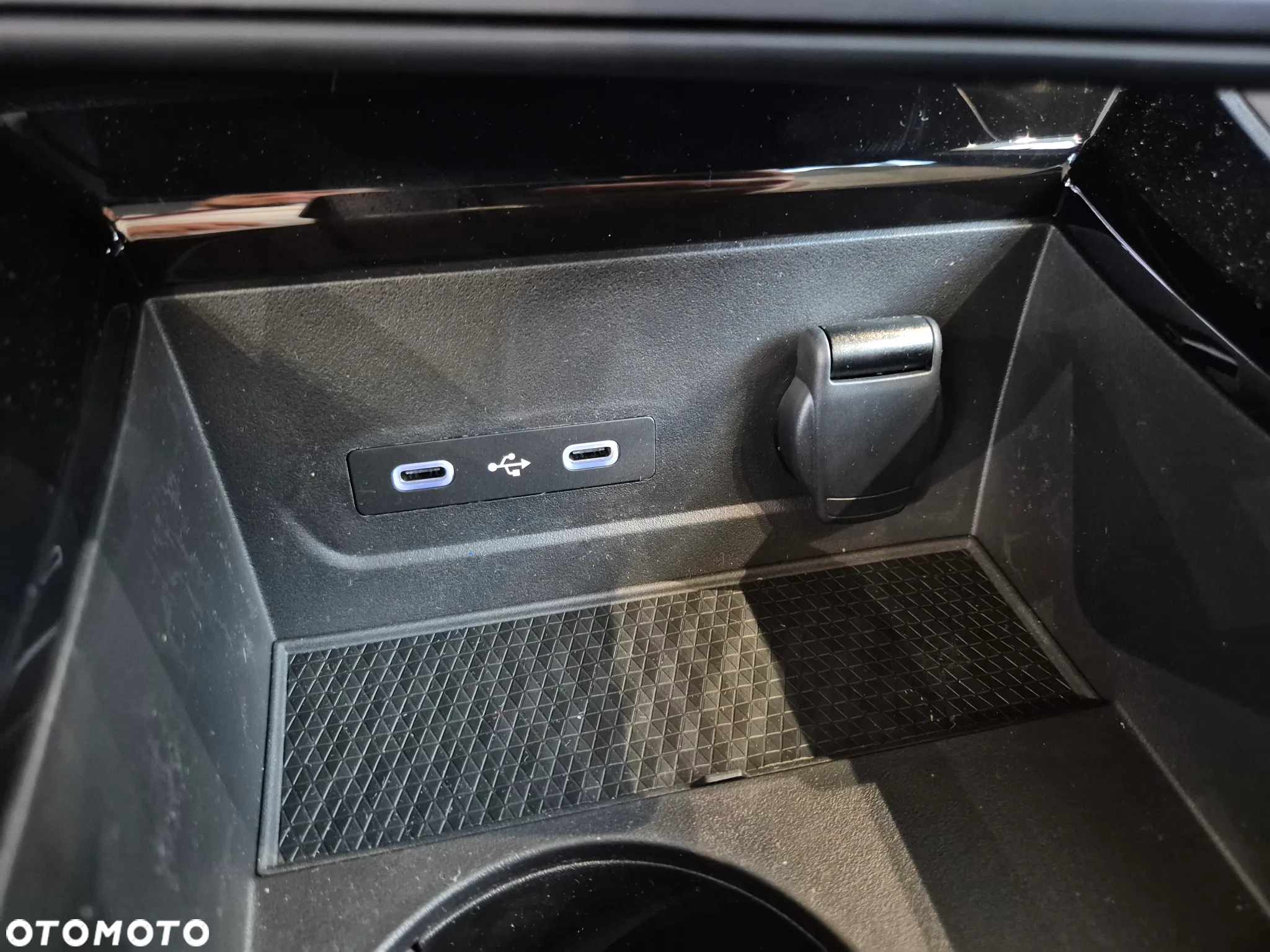 Renault Espace 1.2 E-Tech Full Hybrid 200 Iconic MMT 5os - 29