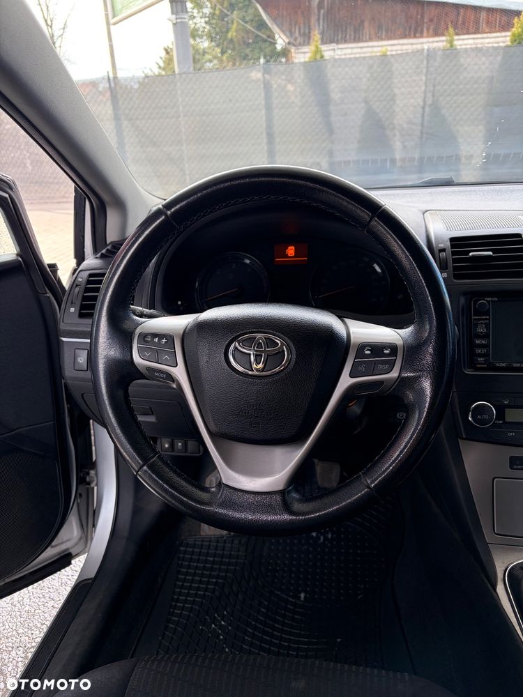 Toyota Avensis 2.0 D-4D Sol+NAVI - 16