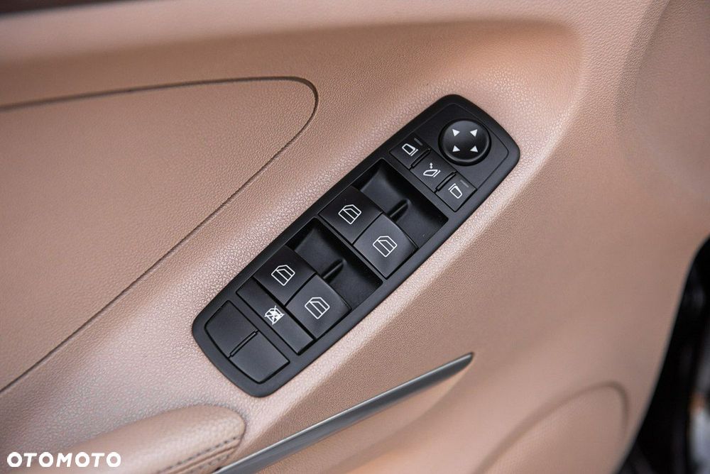 Mercedes-Benz ML 320 CDI 4Matic 7G-TRONIC - 27