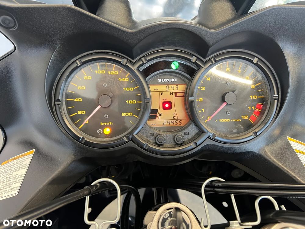 Suzuki V-STROM - 30
