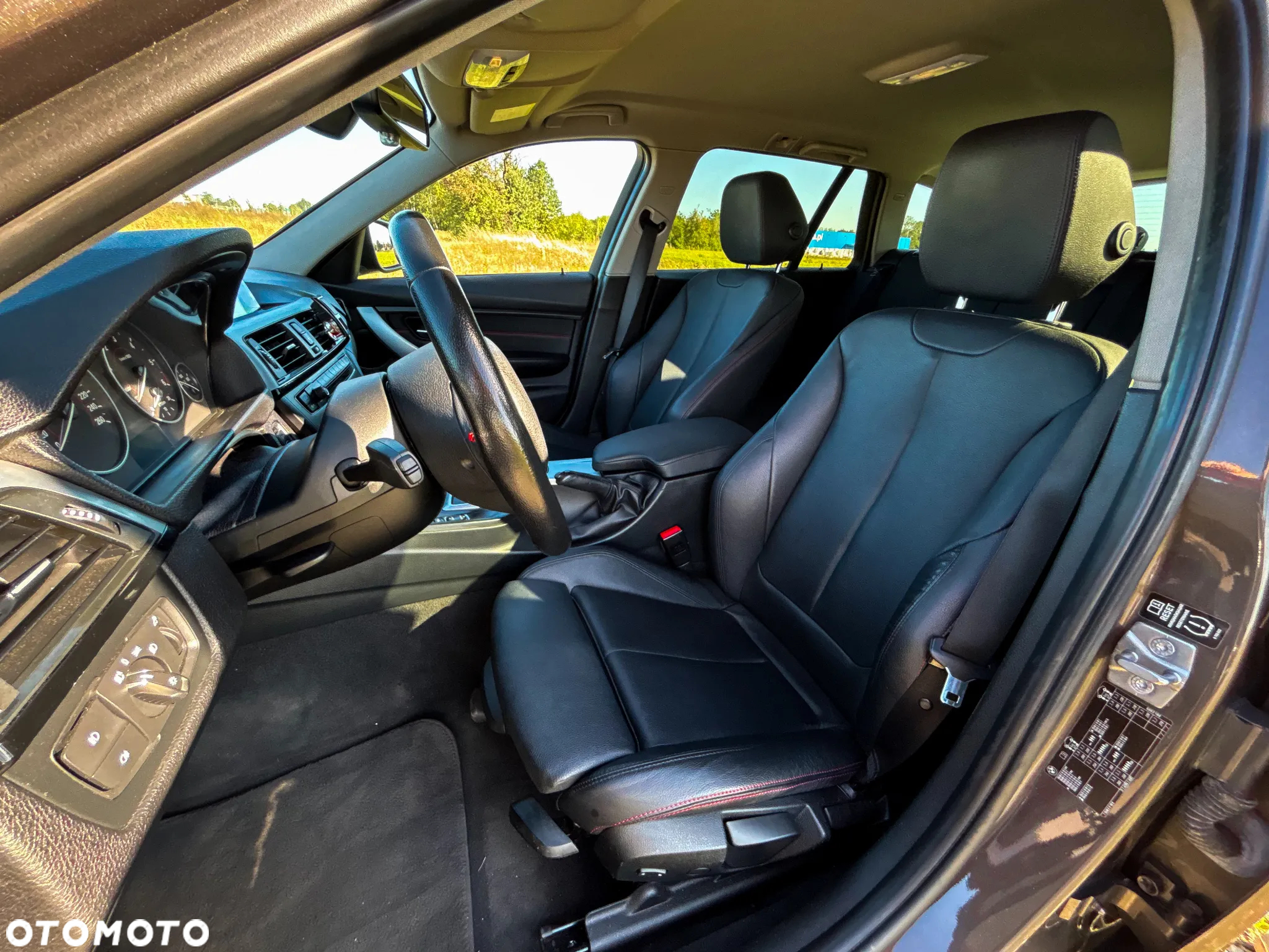 BMW Seria 3 318d Touring Sport Line - 14