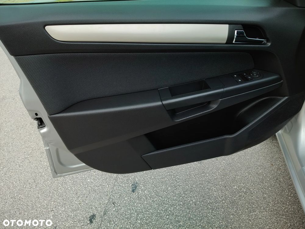 Opel Astra 1.6 Enjoy - 25