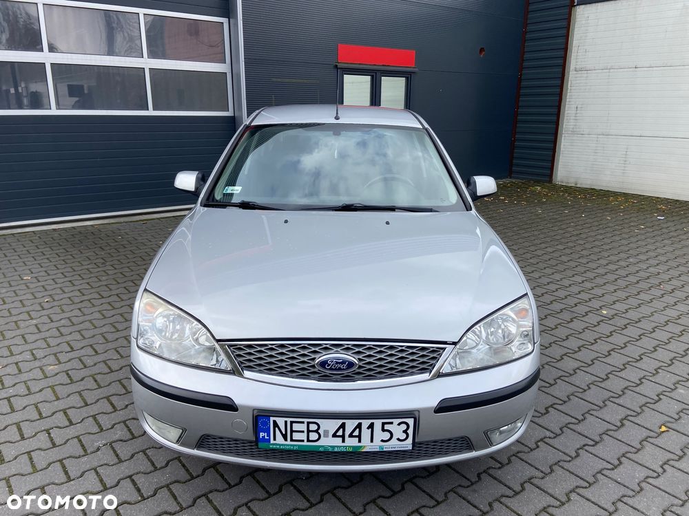 Ford Mondeo 1.8 Ghia - 10
