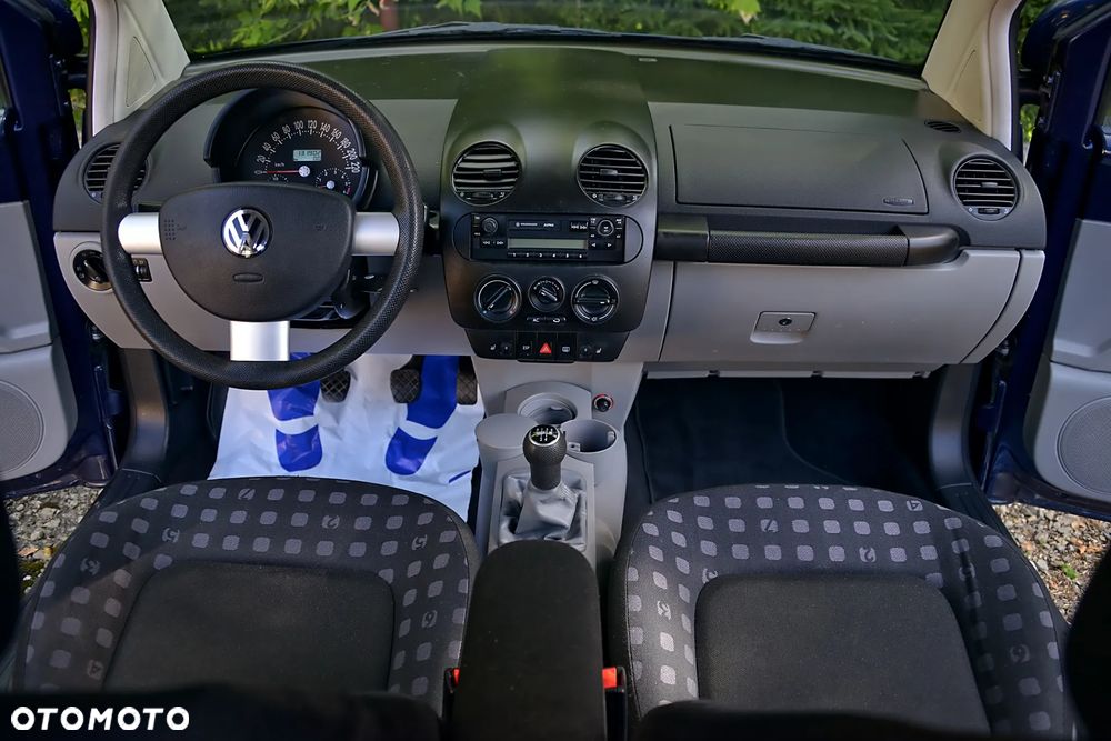 Volkswagen New Beetle - 38
