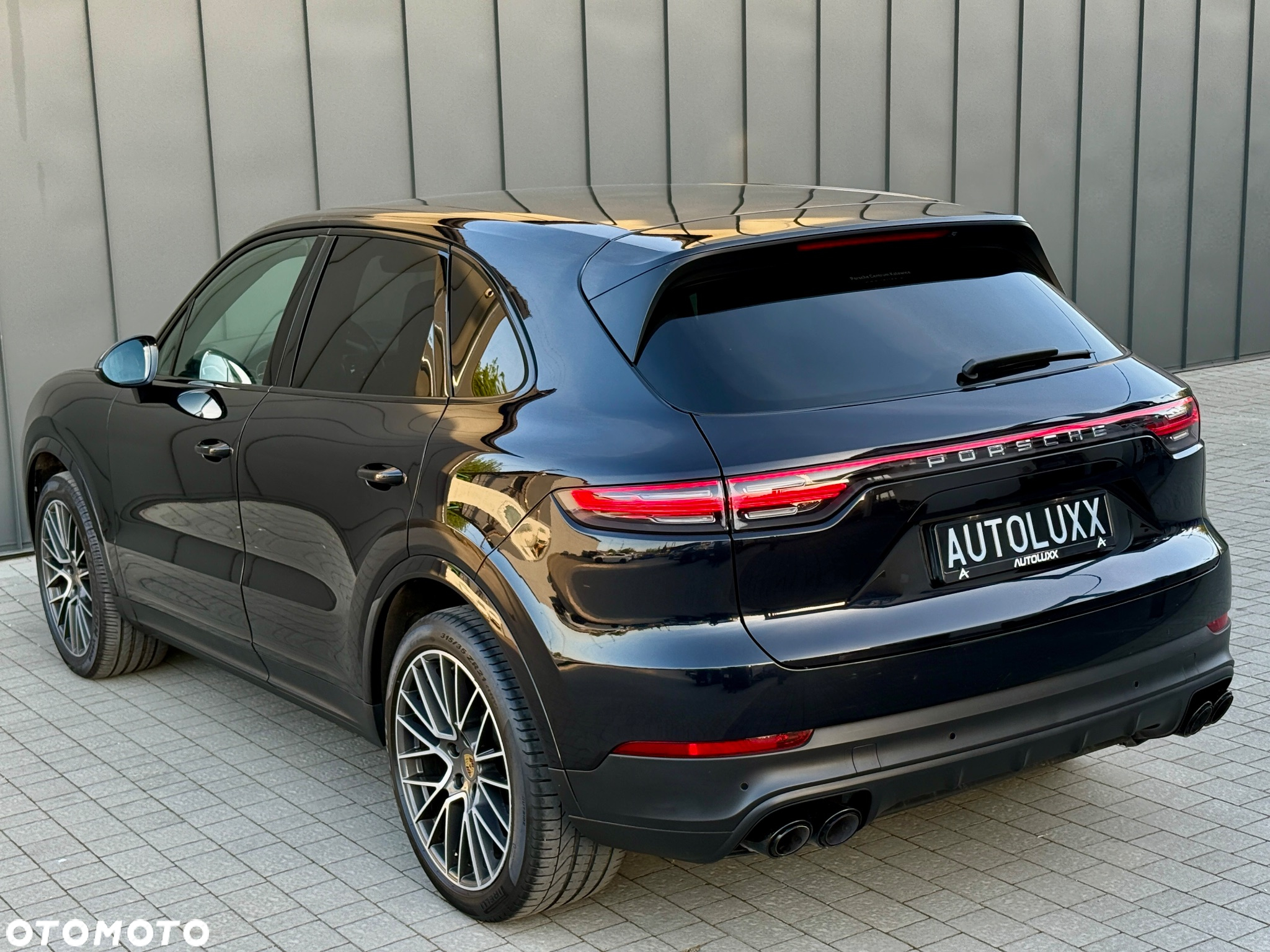 Porsche Cayenne Standard - 21