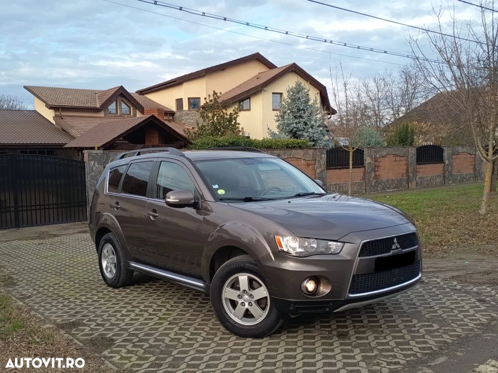 Mitsubishi Outlander - 3