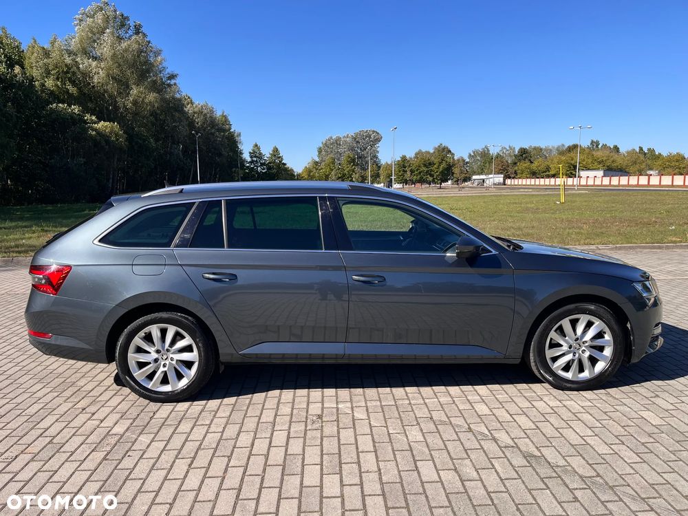 Skoda Superb 2.0 TDI SCR Style DSG - 4