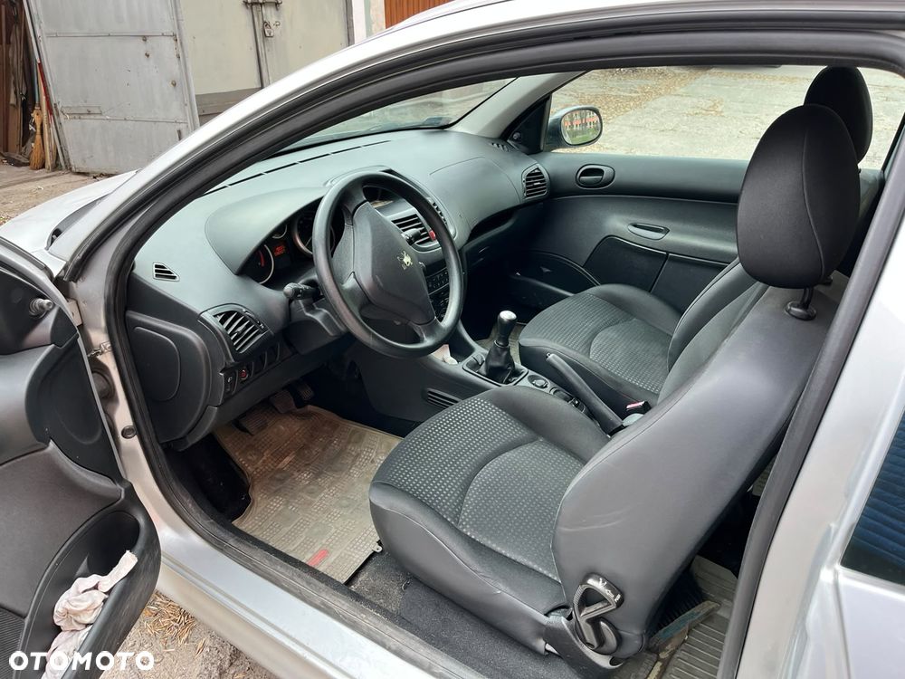 Peugeot 206 plus - 6