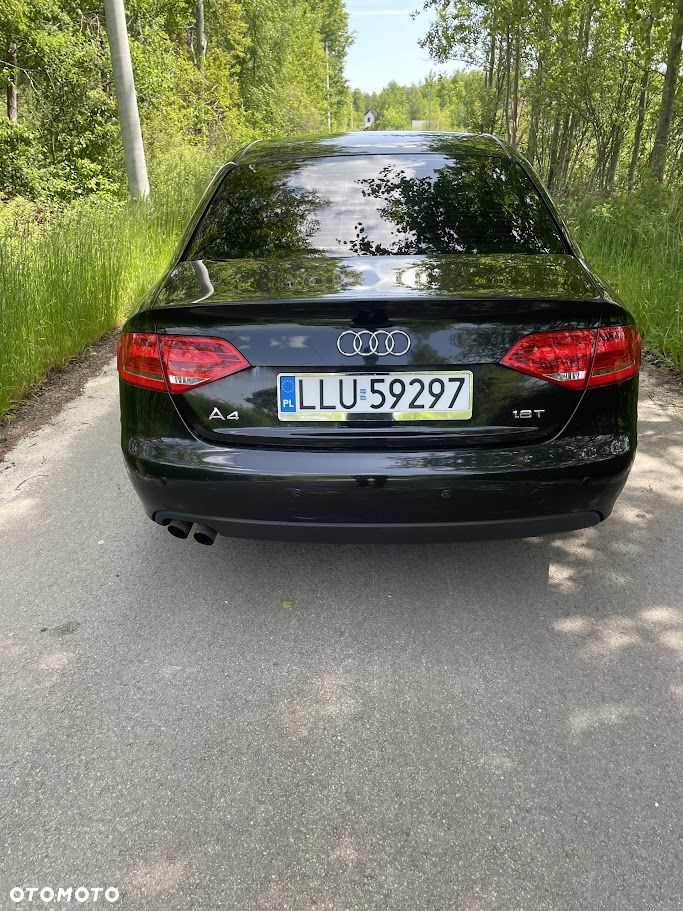 Audi A4 Limousine - 6