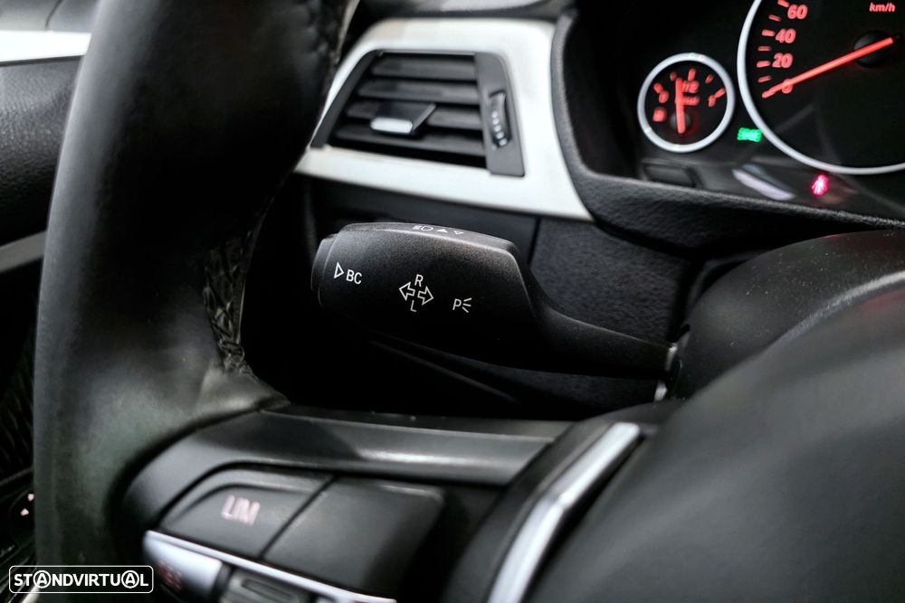 BMW 318 d Touring - 17