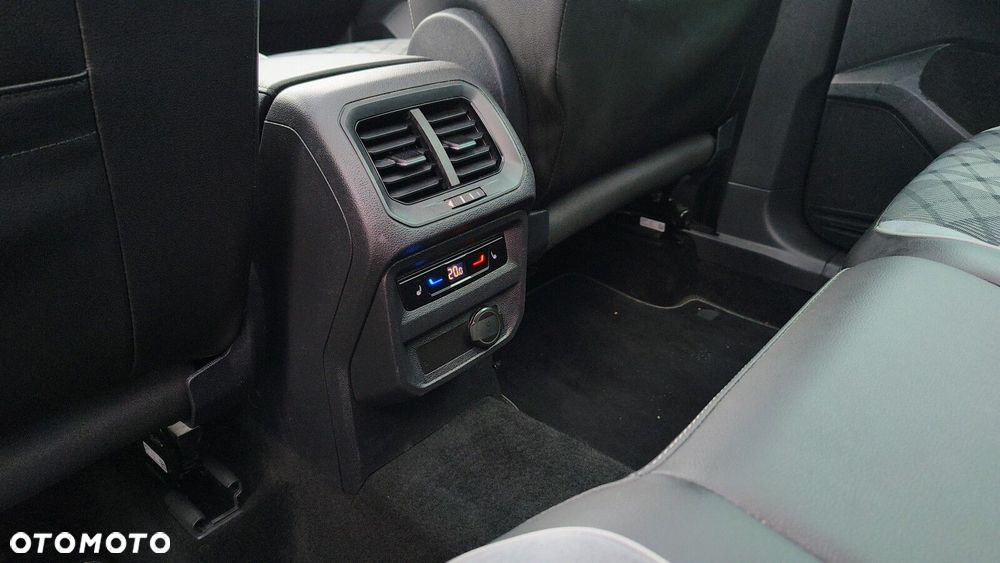 Volkswagen Tiguan - 32