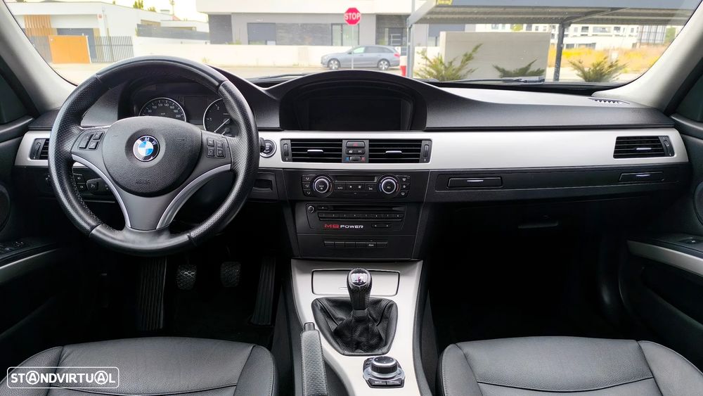 BMW 318 d Sport Line - 16