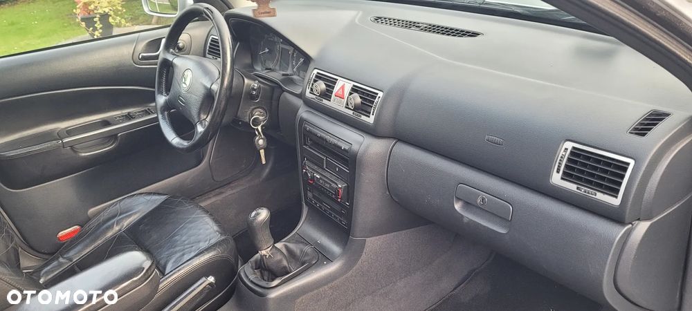 Skoda Octavia 1.8 T Combi Elegance - 12