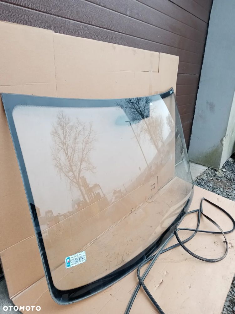 Szyba czołowa przód przednia uszczelka Mercedes Spriter 95-06r - 3