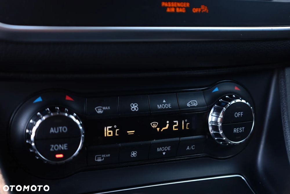 Mercedes-Benz CLA 200 7G-DCT AMG Line - 16