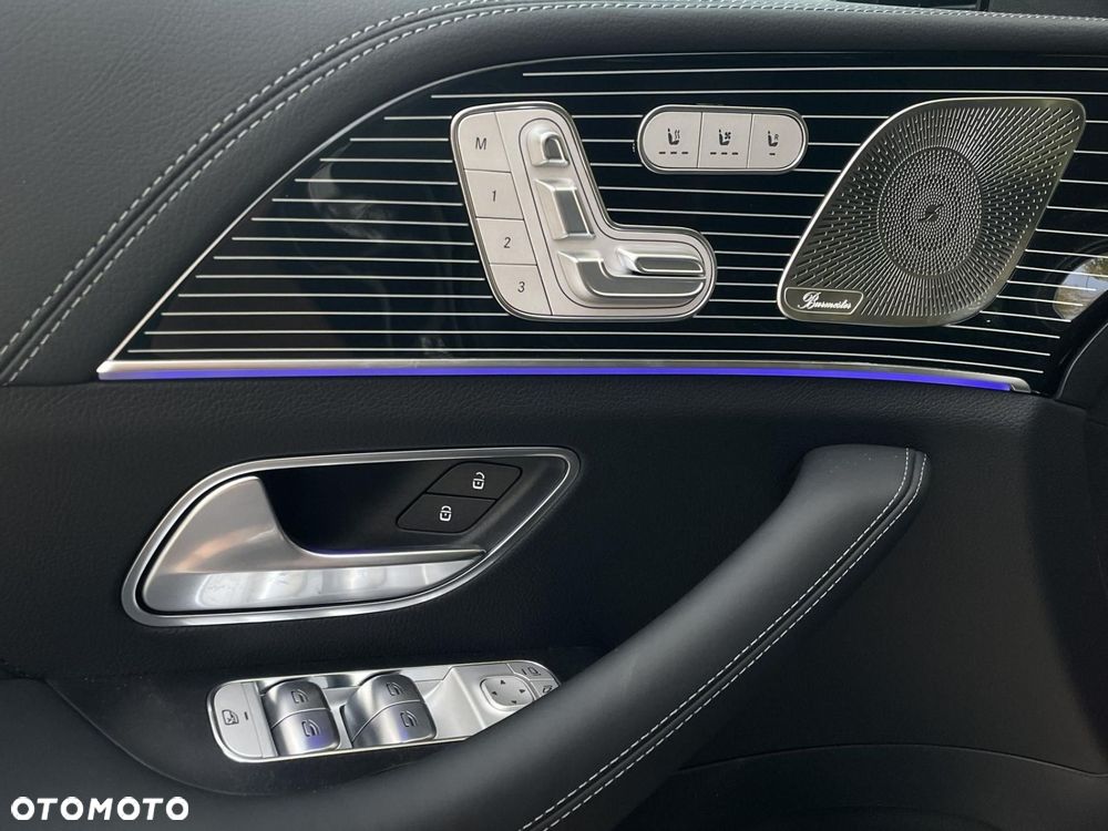 Mercedes-Benz GLS - 12