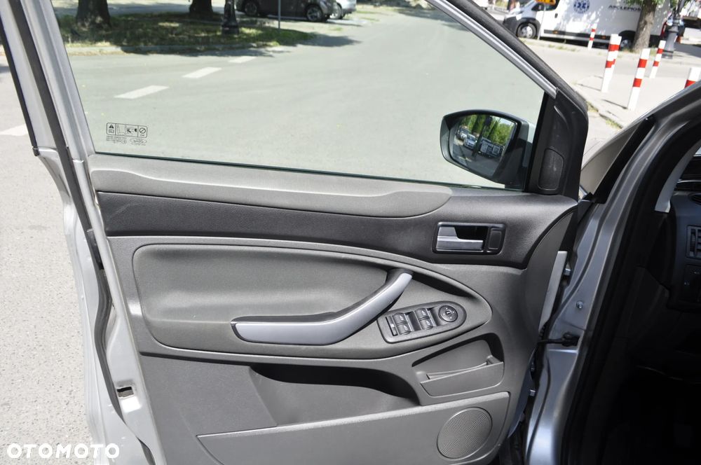 Ford Kuga 2.0 TDCi Trend - 11
