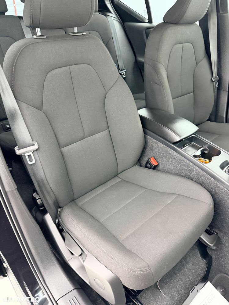 Volvo XC 40 T2 Momentum Core - 16