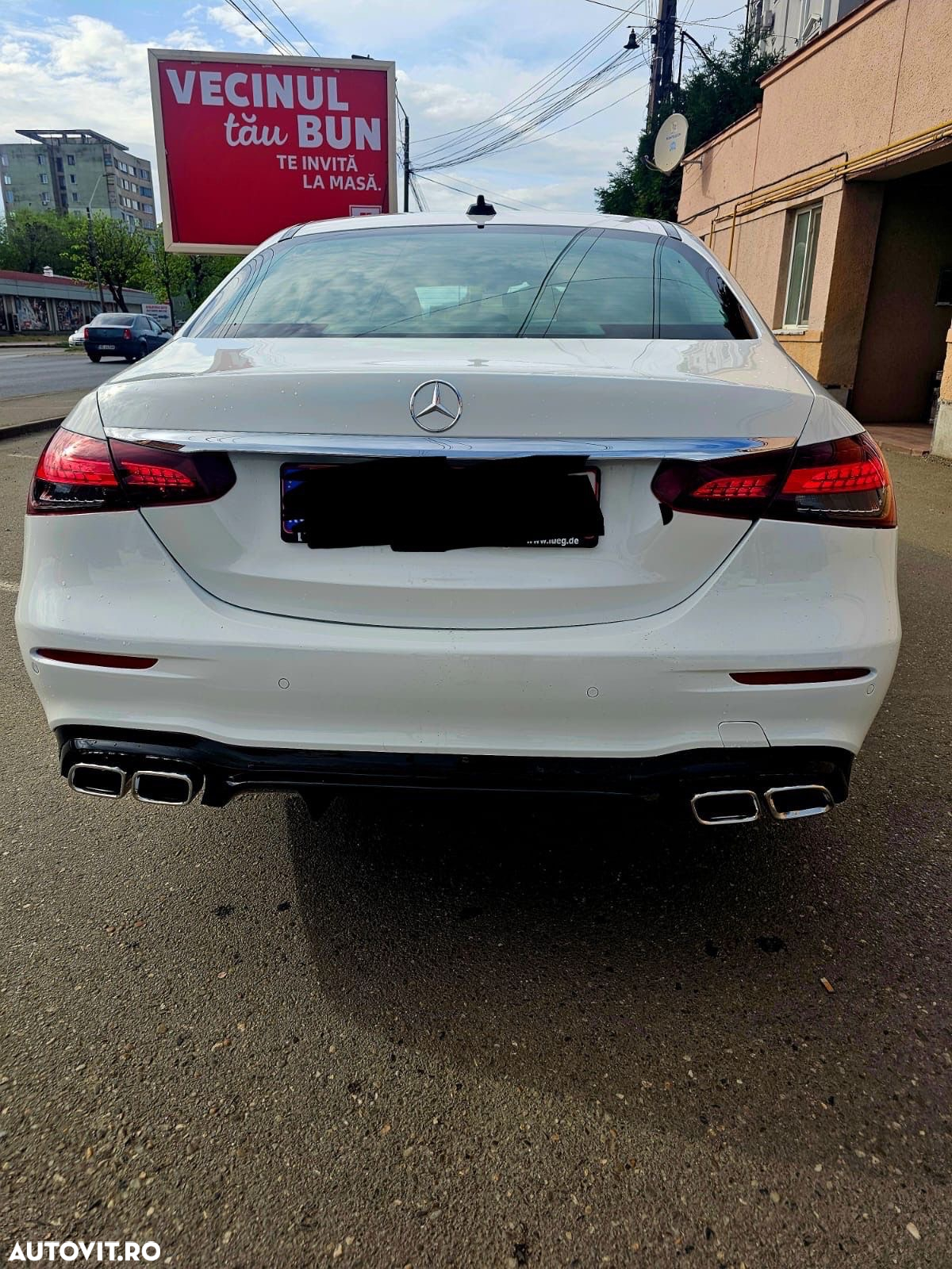 Mercedes-Benz E 220 d T 9G-TRONIC - 2