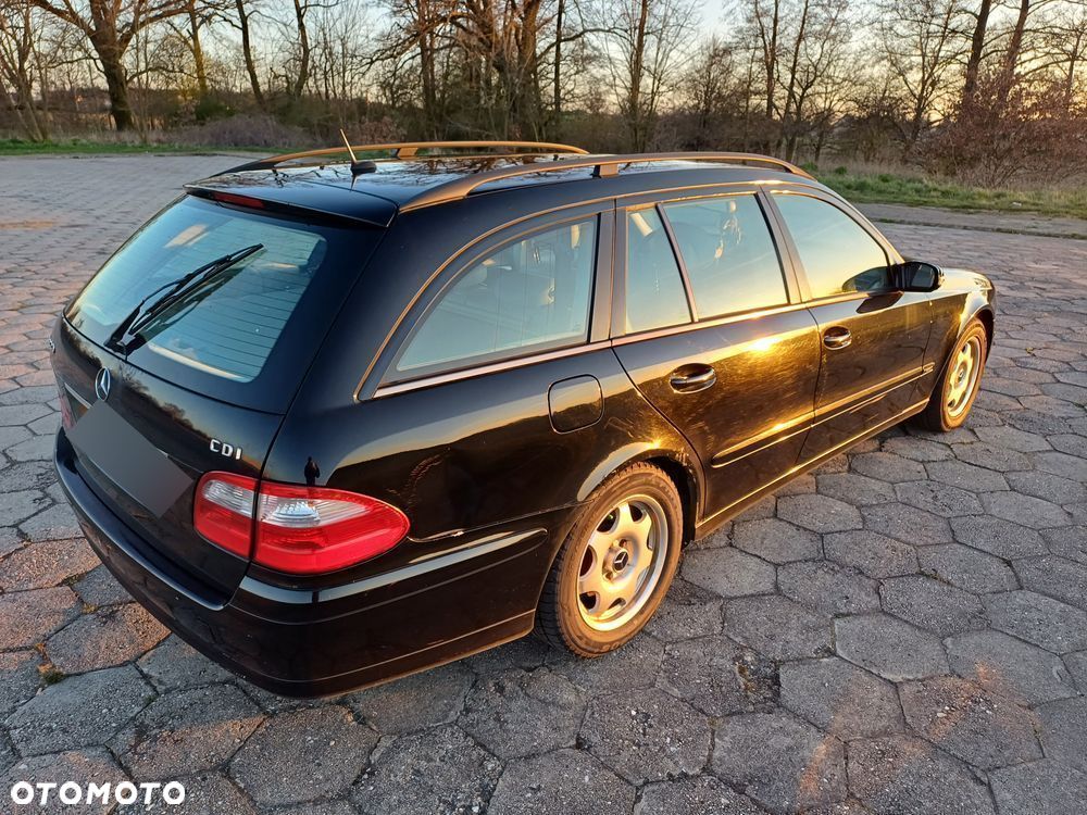Mercedes-Benz Klasa E 220 CDI T Classic - 21