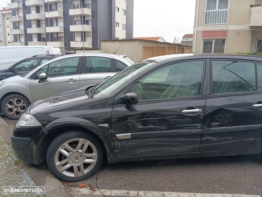 Renault Mégane 1.5 dCi Dynamique - 4