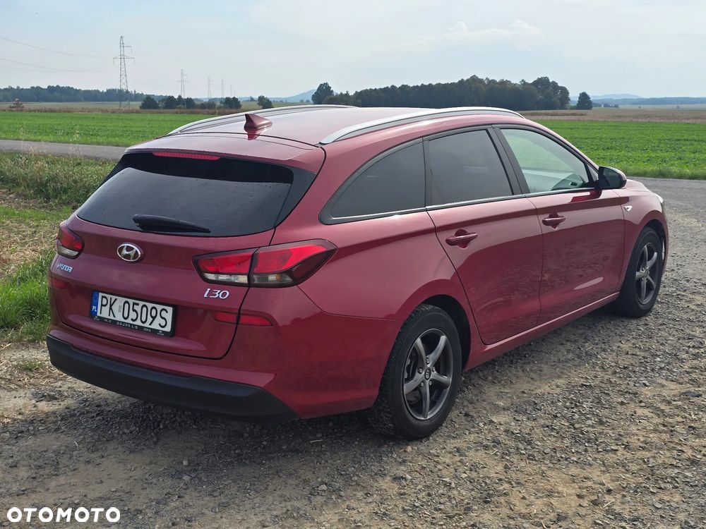 Hyundai i30 1.0 T-GDI Classic + DCT - 13