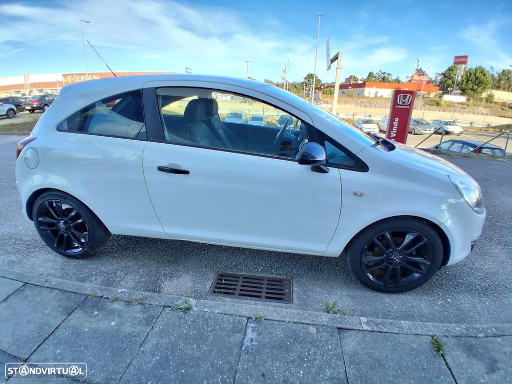 Opel Corsa 1.2 Black Edition - 4