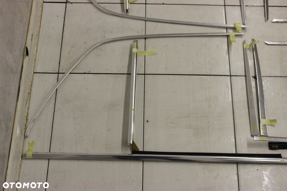 LISTWA SZYB DRZWI KOMPLET CHROM W123 SEDAN - 7