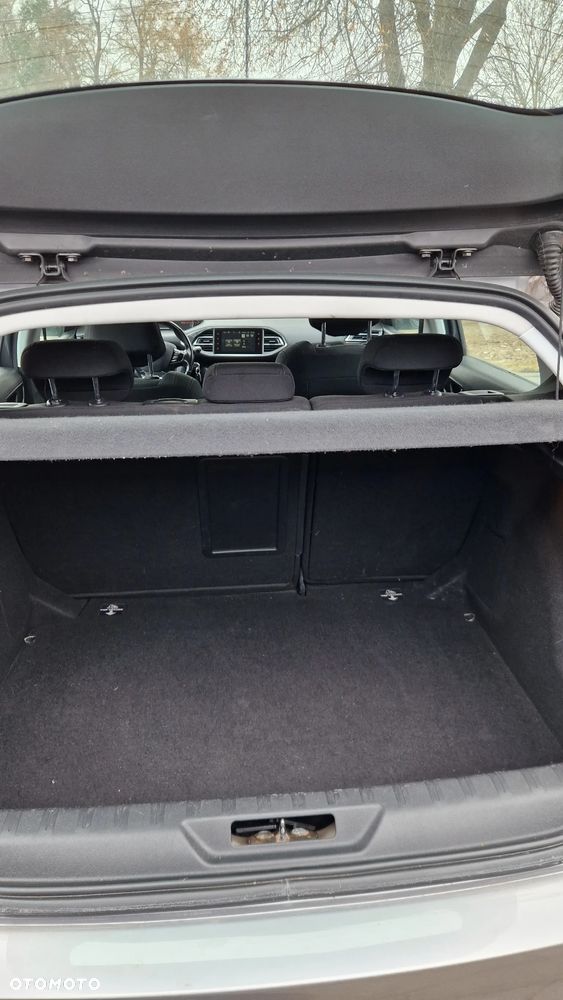 Peugeot 308 1.2 PureTech Allure S&S - 19