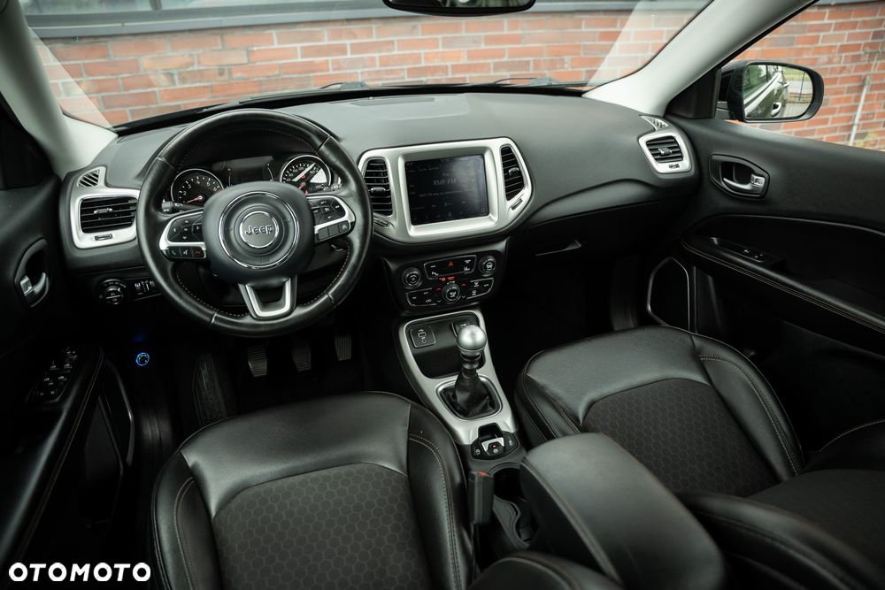 Jeep Compass 1.4 TMair Longitude FWD S&S - 26