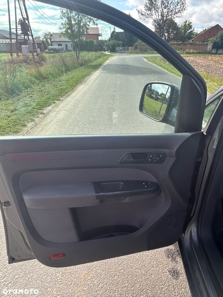 Volkswagen Caddy 1.2 (7-Si.) Edition 30 - 39
