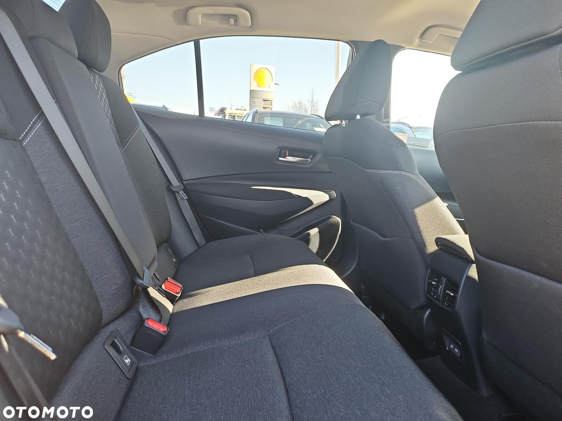 Toyota Corolla 1.8 Hybrid Style - 11