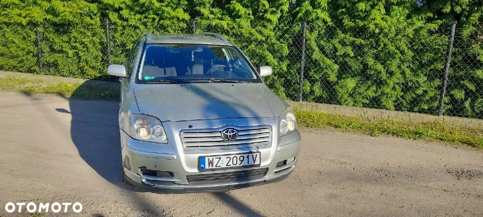 Toyota Avensis - 9