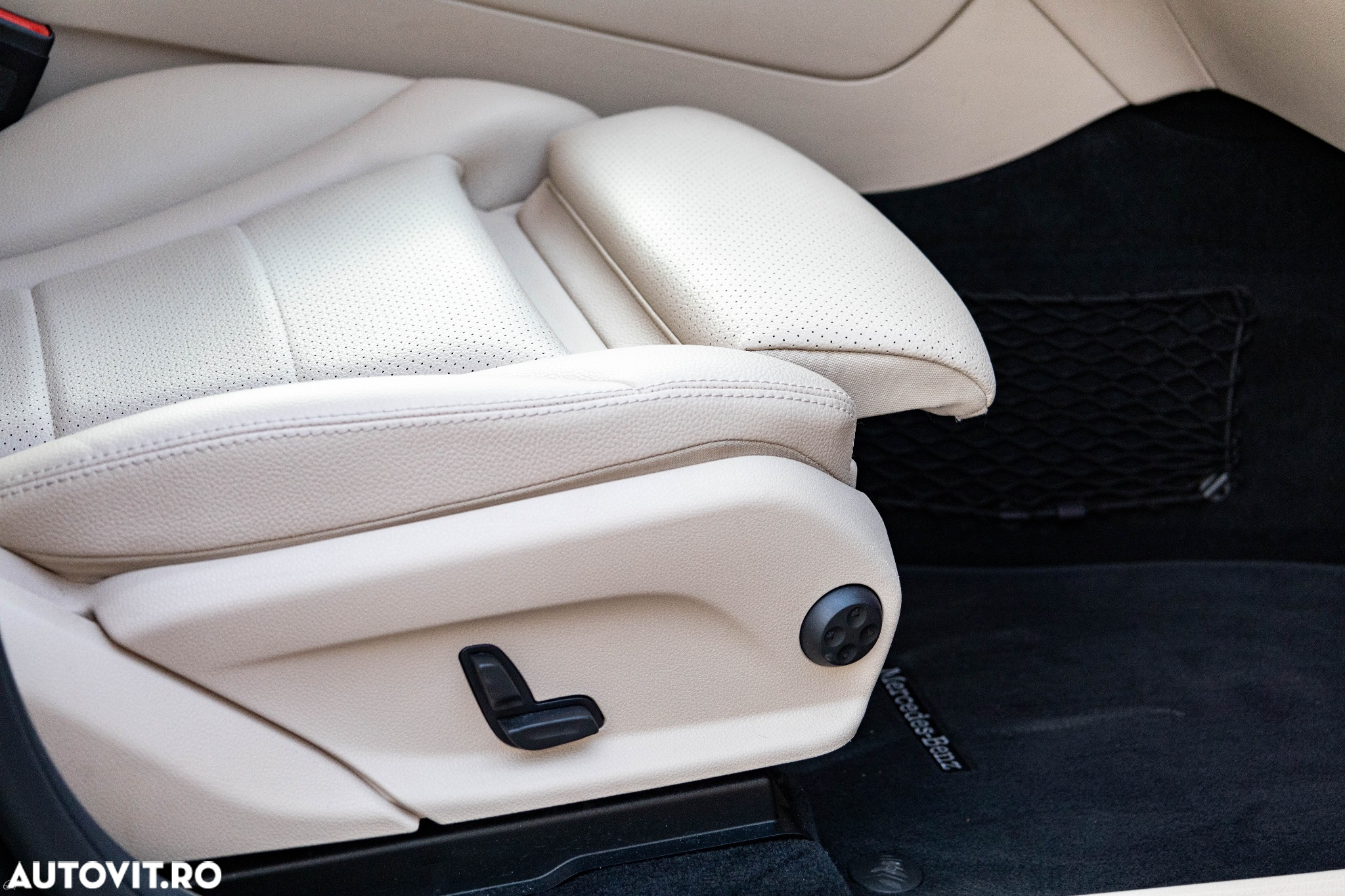 Mercedes-Benz GLC 220 d 4Matic 9G-TRONIC AMG Line - 26
