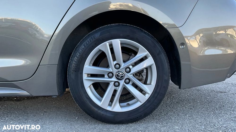 Toyota Corolla 1.8 HSD TS Dynamic - 28