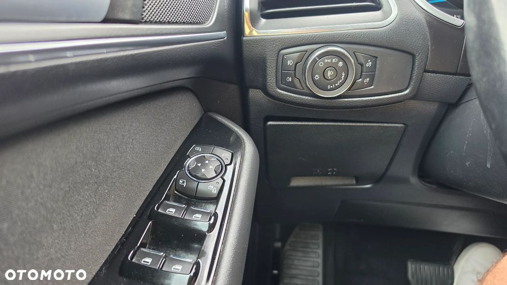 Ford S-Max - 30