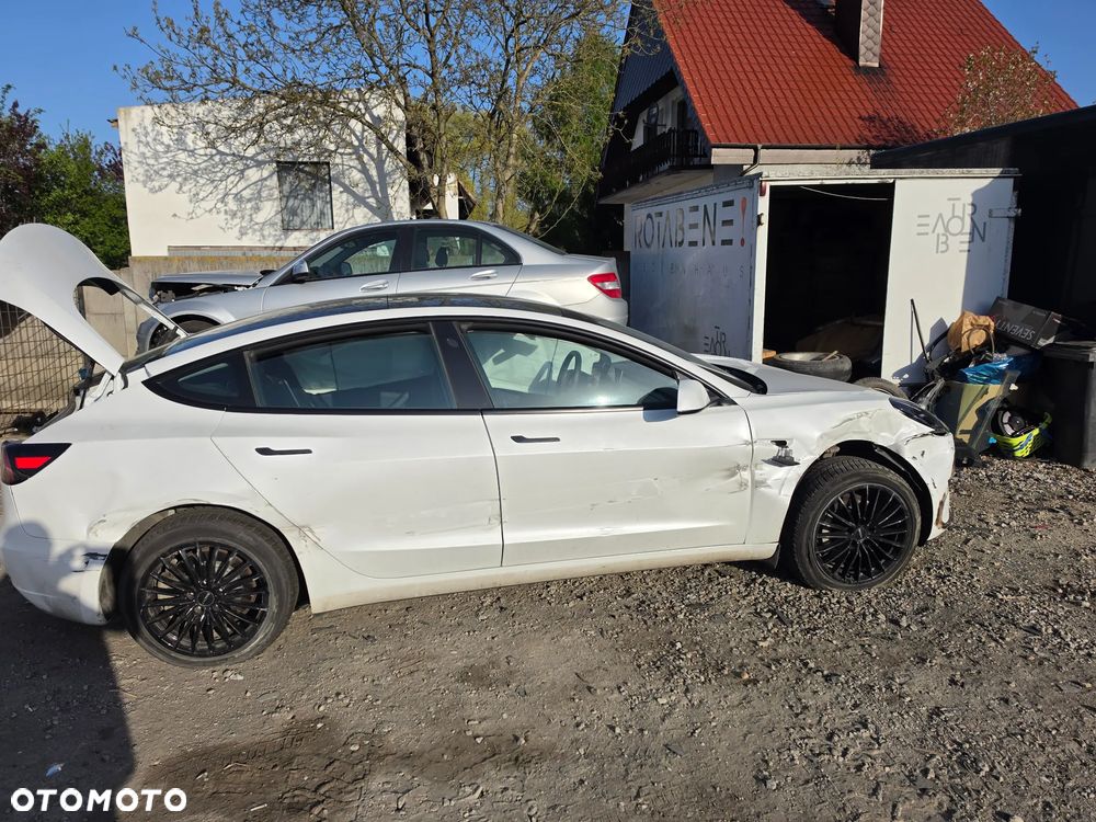 Tesla Model 3 - 20