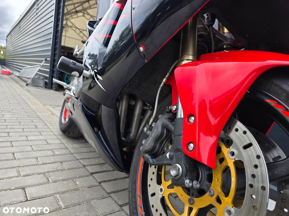 Honda CBR - 28