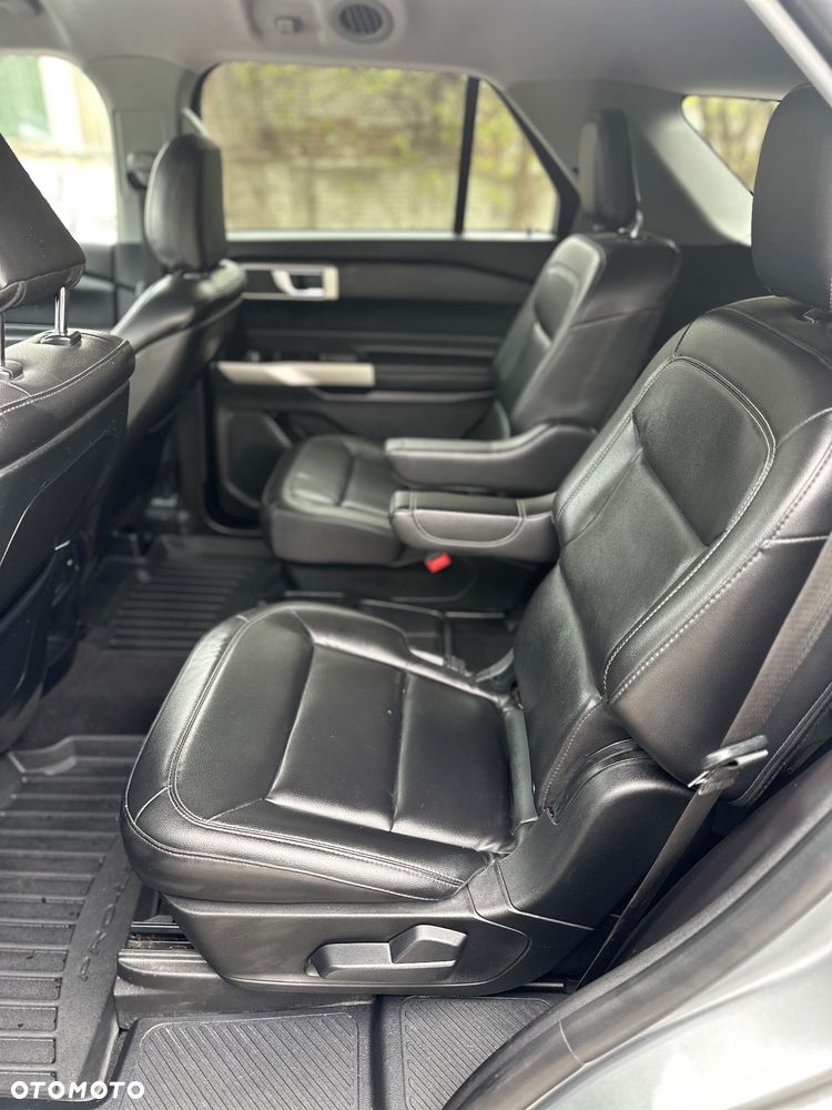 Ford Explorer - 13