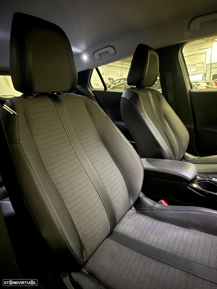 Peugeot 2008 1.5 BlueHDi Allure Pack - 20