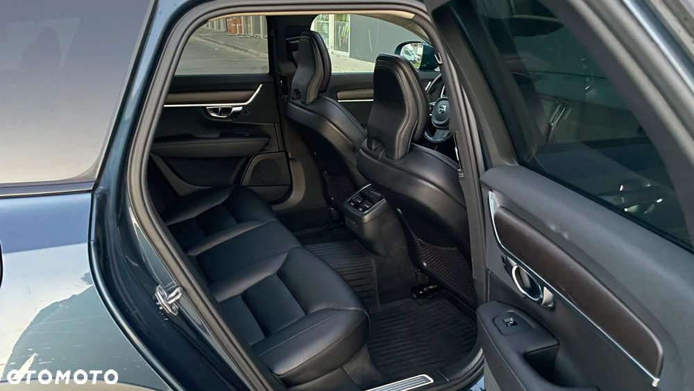 Volvo V90 Cross Country - 20