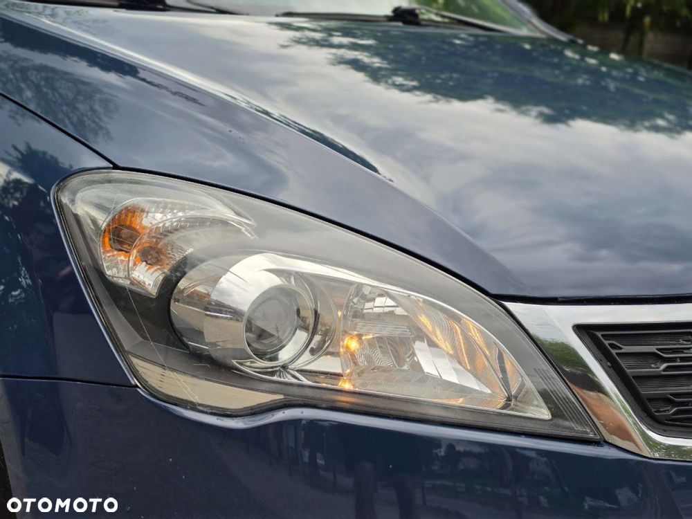Kia Ceed - 9